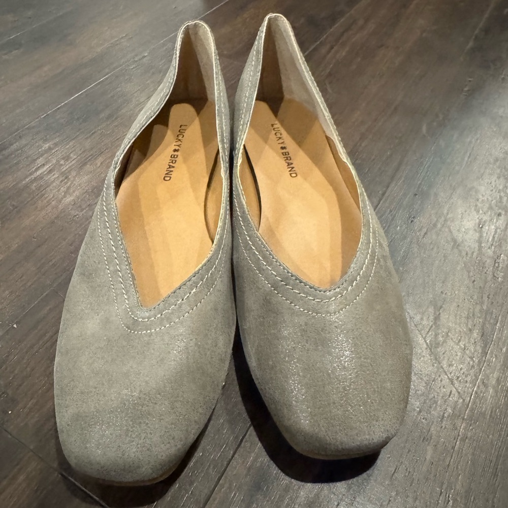 Lucky Brand Gray Suede Flats